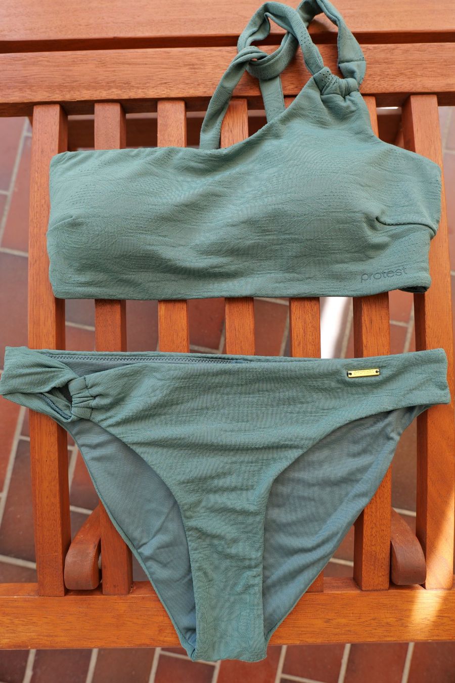 Costumi da bagno & Bikini: Bikini Set Protest PRTNadyas Laurel Green M/38 – Nuovo (secondo la descrizione) da Bettingen venduto da dan_jbf6 1