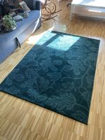 Teppich mit Pflanzenmuster