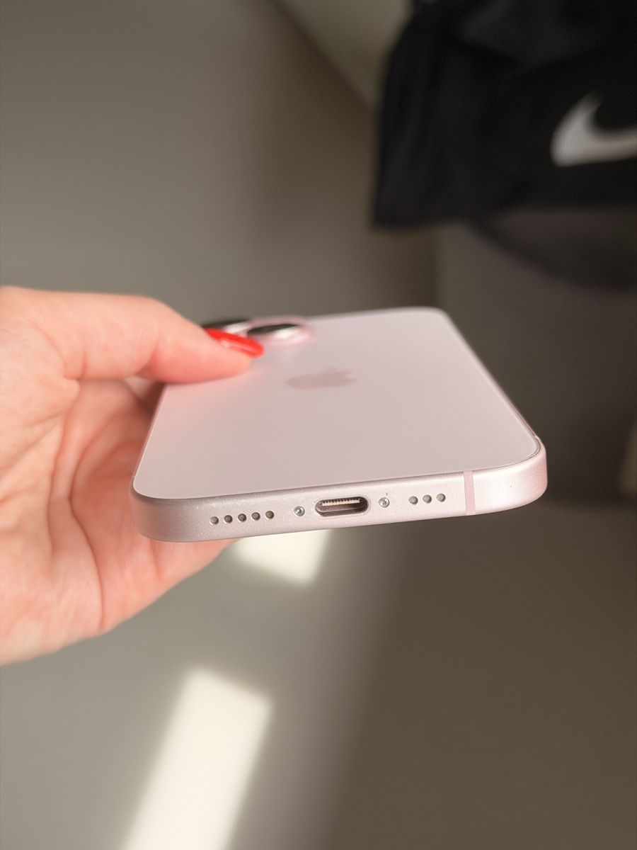 Apple Telefoni cellulari / Smartphones: iPhone 15 – Usato da St. Moritz venduto da mar_zq7j 3