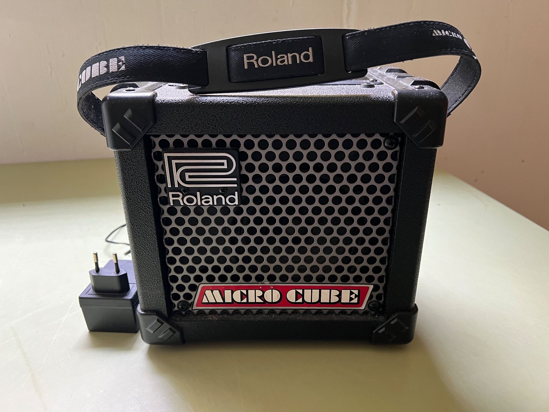 Roland Amplificatori: Roland Micro Cube Amp - Strassen Verstärker – Usato da Hochdorf venduto da Brandnew 3