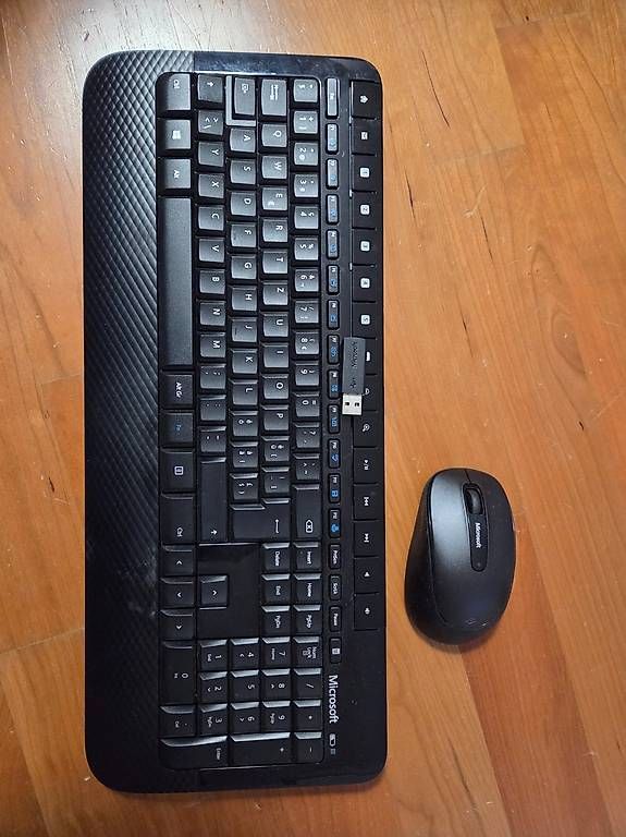 Tastiere: Microsoft Tastatur und Maus – Usato da Buchs ZH venduto da niciibrownie