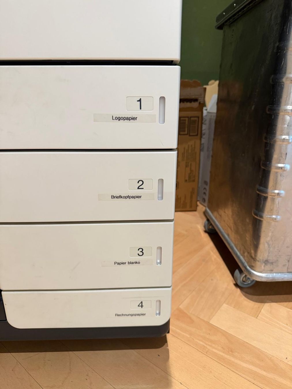 Konica Stampanti: Konica Minolta A3-FarbMultifunktionsdrucker geprüft/gewartet – Usato da Zürich venduto da eeg_fn9k 2