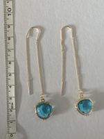 Longues boucles d’oreilles gold et verre bleu