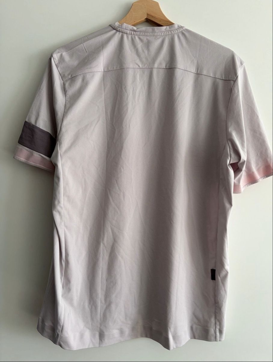Rapha T-shirt: Rapha Explore Technical T-Shirt – Usato da Ennetbaden venduto da miboo 1