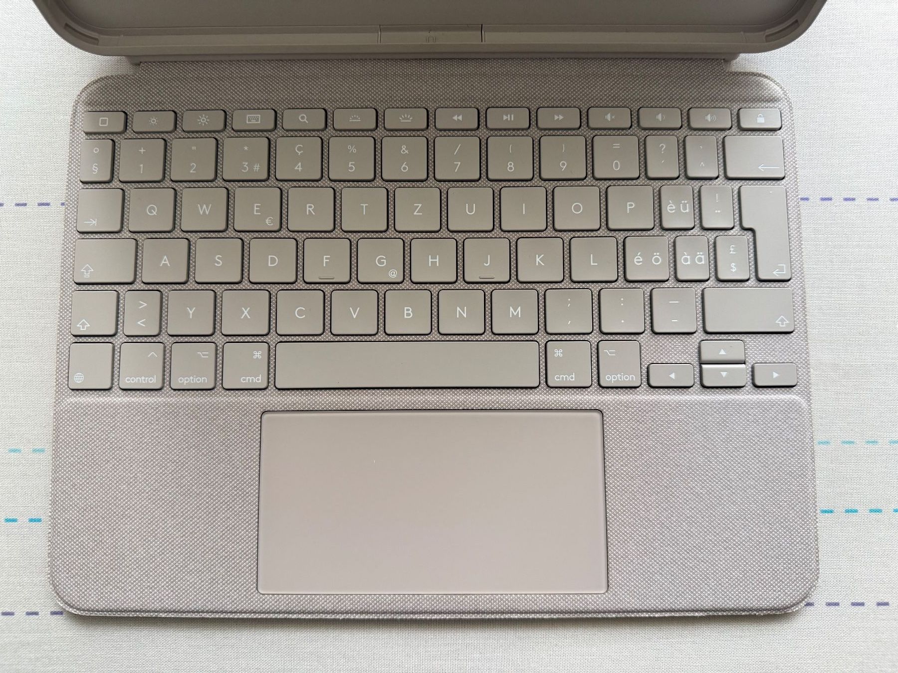 Logitech Tastiere: Logitech Combo Touch iPad Pro 11 + apple pencil – Usato da Giubiasco venduto da nofi85 3