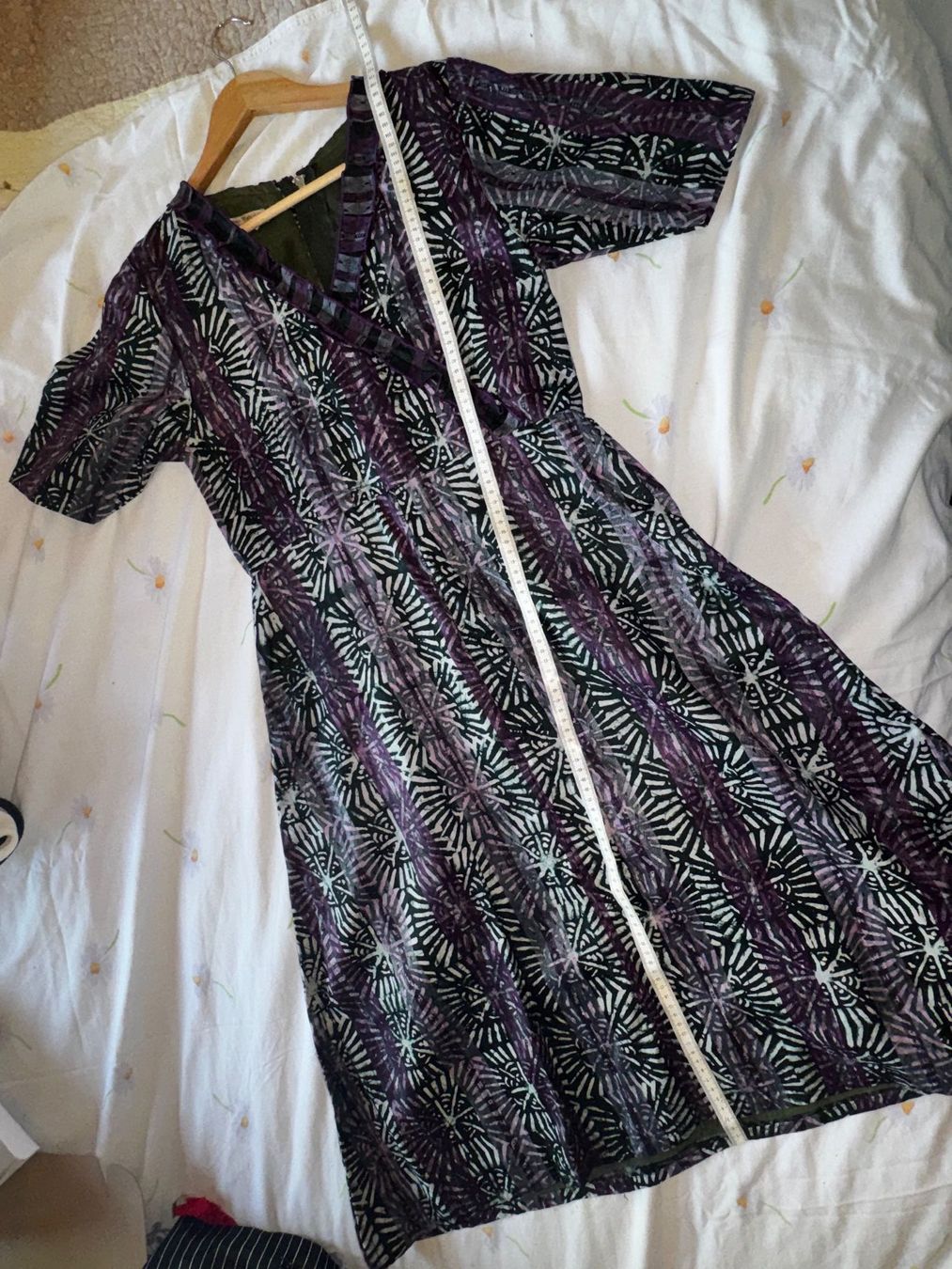 Vestiti: Robe VINTAGE imprimée violette et verte taille 12 – Usato da Ovronnaz venduto da Etagne68 4