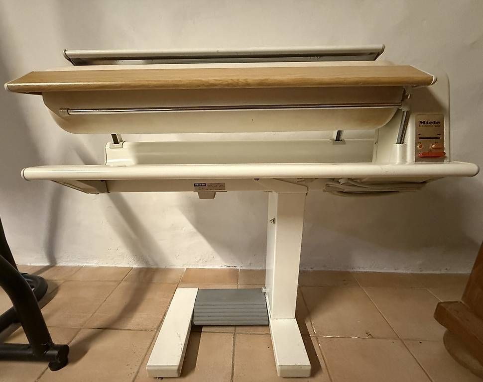 Ferri da stiro: Mangano Miele – Usato da Aurigeno venduto da nkj_6kgj