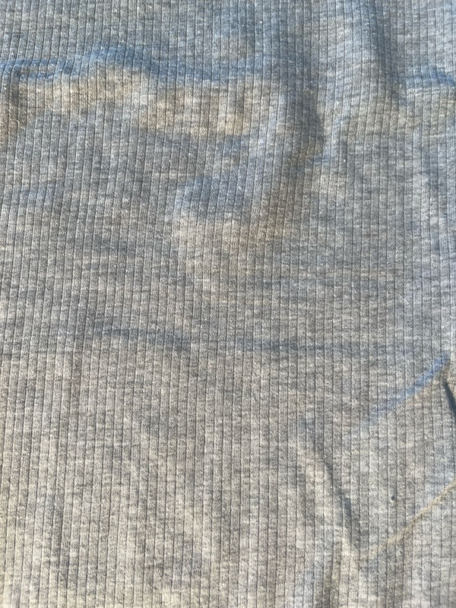 T-shirt: Graues, geripptes T-Shirt, Grösse L – Usato da Fulenbach venduto da F8 1