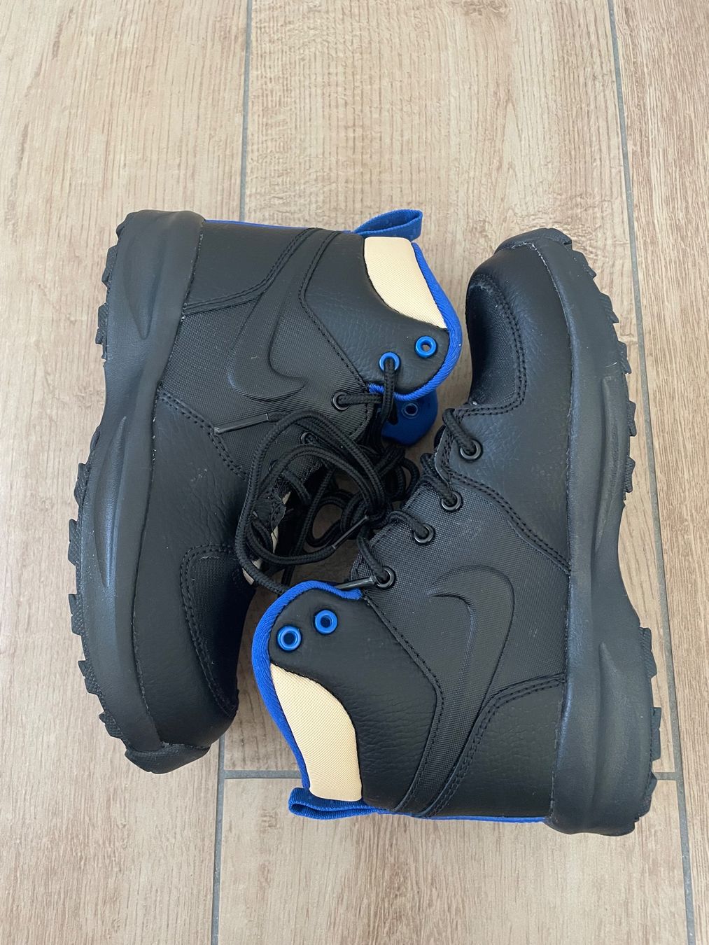 Nike Scarpe per ragazzi: Nike Manoa Gr. 33.5 NEU – Nuovo (secondo la descrizione) da Waltenschwil venduto da hansnine 5