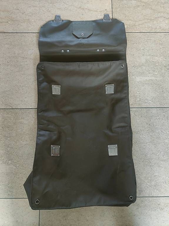Borse: Borsa vintage militare svizzera robusta e resistente – Usato da Losone venduto da hcm_jvn8 2