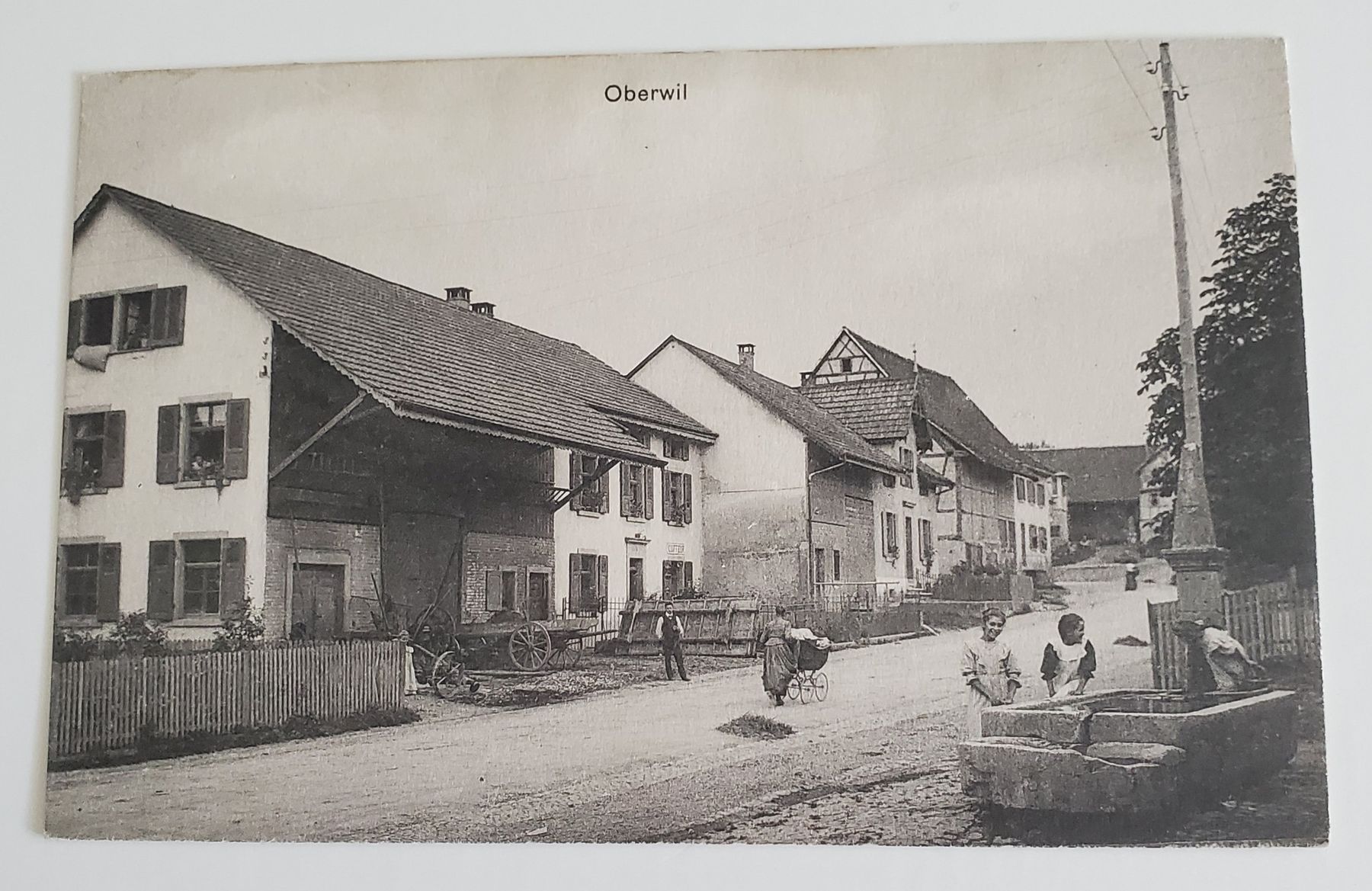 Cartoline postali: AK Oberwil belebt – Usato da Opfikon venduto da Diversamente