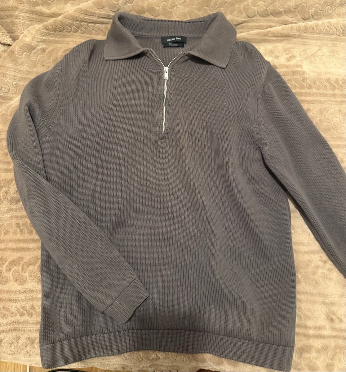 Massimo Dutti Maglioni & Felpe: Massimo Dutti sweater – Usato da Rolle venduto da eka_bc9s