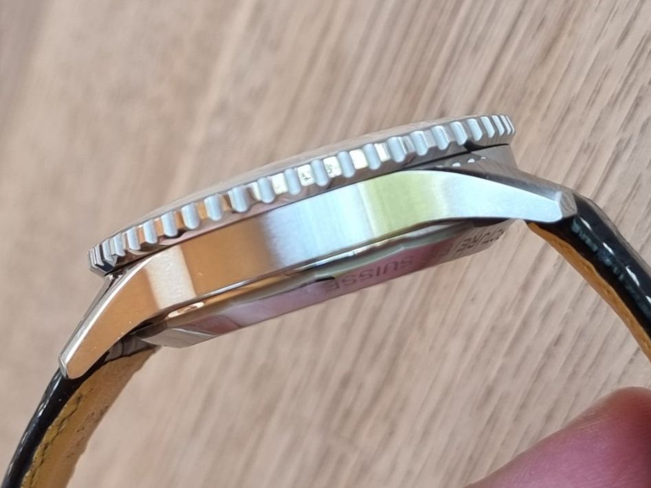 Breitling Montres: Superbe Breitling Navitimer 01 Chronograph 43 AB0138 – D'occasion à Corcelles-près-Payerne par Tcholleybus 3