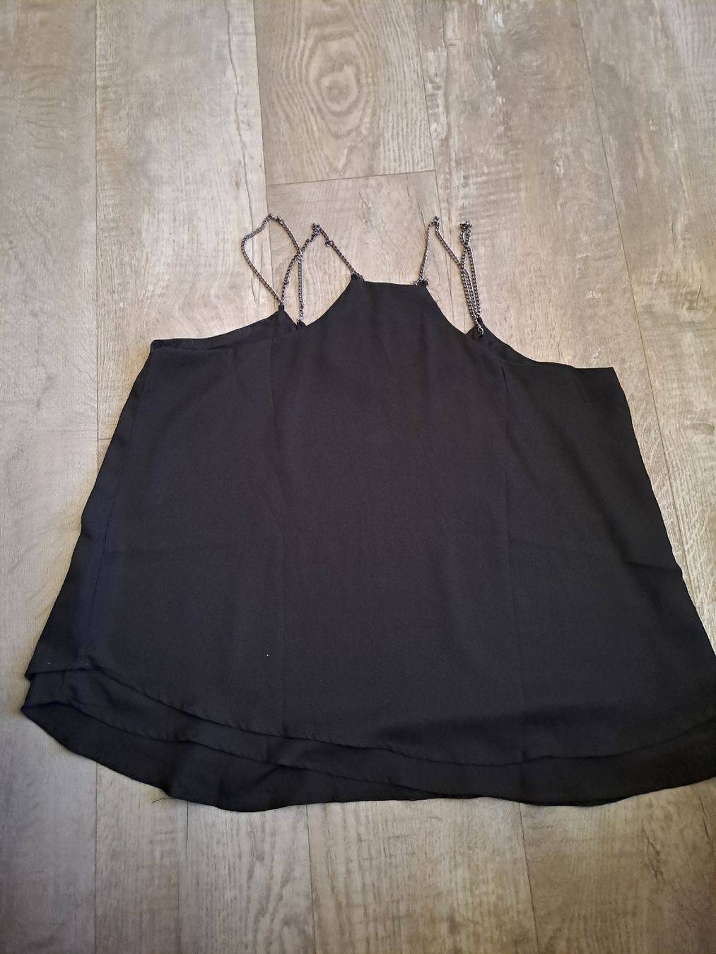 Top: Top mit Kettenriemen Gr L  – Usato da Rickenbach LU venduto da bishiida 1