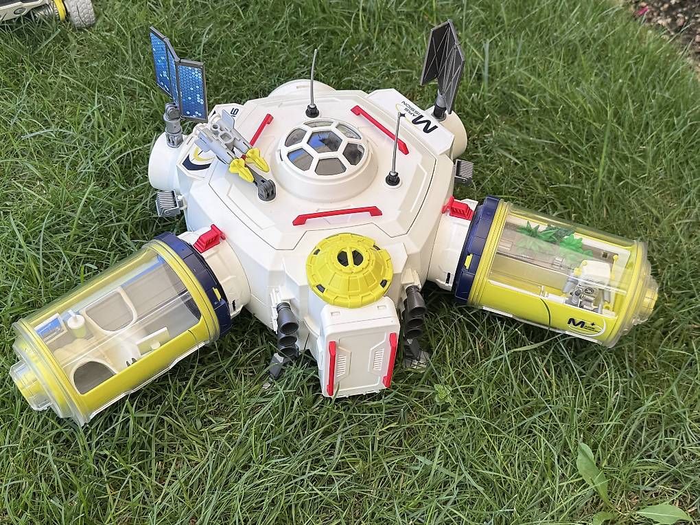 Jouets: Station spatiale Mars Playmobil Space  – D'occasion à Troinex par Steph_muller