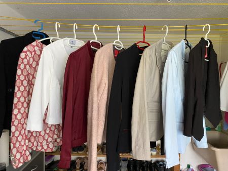 9 Stück verschiedene Damen-Blazer Grösse 36/38 Topzustand