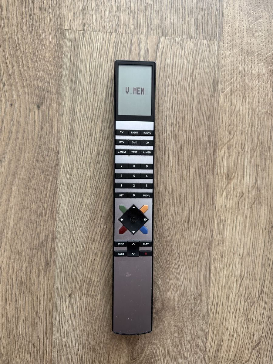 Bang & Olufsen Telecomandi: Télécommande Bang & Olufsen Beo4 état d'usage correct – Usato da Kloten venduto da Mumiiin