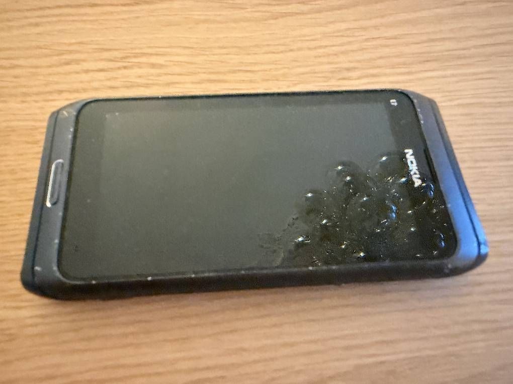 Portables: Nokia E7 Schwarz – D'occasion à Zürich par leo_zx2x 1