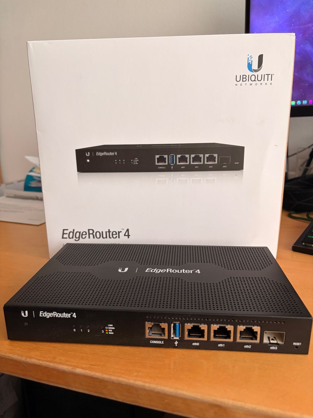 Ubiquiti Modems & Routeurs: EdgeRouter 4 (ER-4) – D'occasion à Zumikon par Moedi16