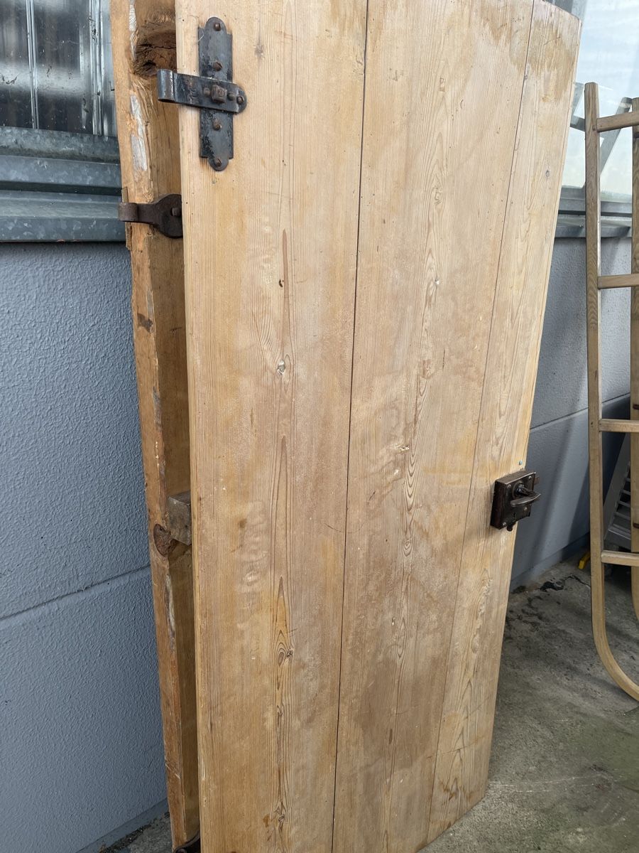 Articoli in legno: Antike Holzür Bauernhaus – Usato da Brienz BE venduto da hey_z9vg 2
