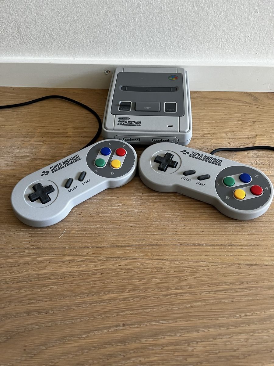 Nintendo Console: Nintendo Classic Mini - Retro! – Nuovo (secondo la descrizione) da Aesch BL venduto da Switcha