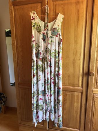 Kleid nile Grösse M floral Print neu mit Etikett