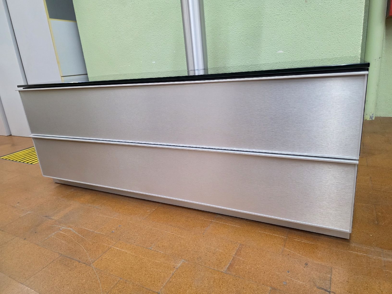 Spectral Mobili TV: Designer TV-Möbel von Spectral Catena – Usato da Lichtensteig venduto da Polsterwerk 7