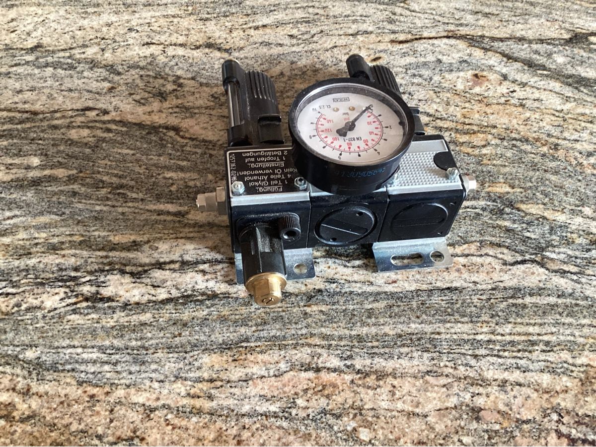 Compressori: Druckminderer, Filter, Wasserabscheider, Manometer - Top! – Nuovo (secondo la descrizione) da St. Margrethen SG venduto da Dubo07 3