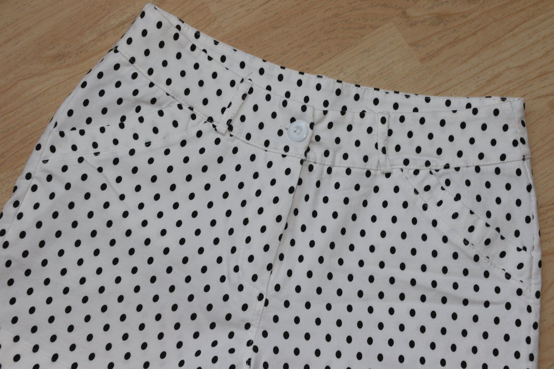 Pantaloni: Neue hübsche Shorts Gr.M – Nuovo (secondo la descrizione) da Oberwil-Lieli venduto da Svetlana28 4