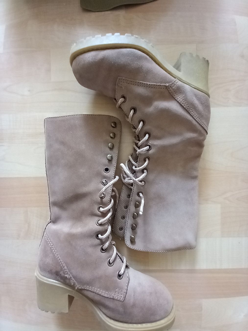 Scarpe da donna: Wildleder- Stiefel, echt, 37, beige – Usato da Wanzwil venduto da lonelybeachhouse