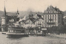 Dampfschiff beim Anlegeplatz in Luzern - (1903)