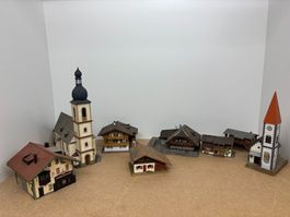11er Set H0 Dorf mit Kirchen, Bauernhäuser, Stadel, Stall