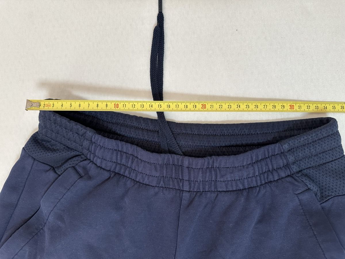 Lacoste Pantaloni: Lacoste hose G M/S – Usato da Maienfeld venduto da tobeyl2020 8