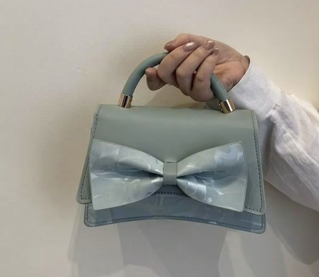 Taschen für Damen: Borsa donna con fiocco – Neu (gemäss Beschreibung) aus Giubiasco von Stefaniav