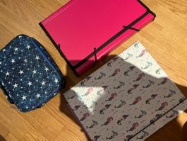 Schulmappen und Etui