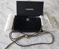 Chanel Abendsamttasche schwarz