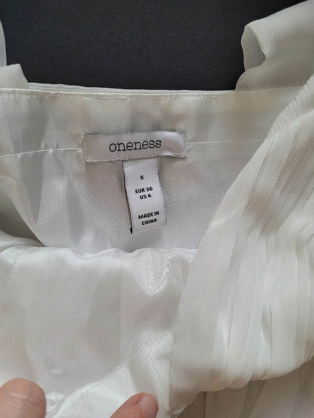 Robes: Kleid weiss S/36 – Neuf (Voir description) à Bern par hitomi112 3
