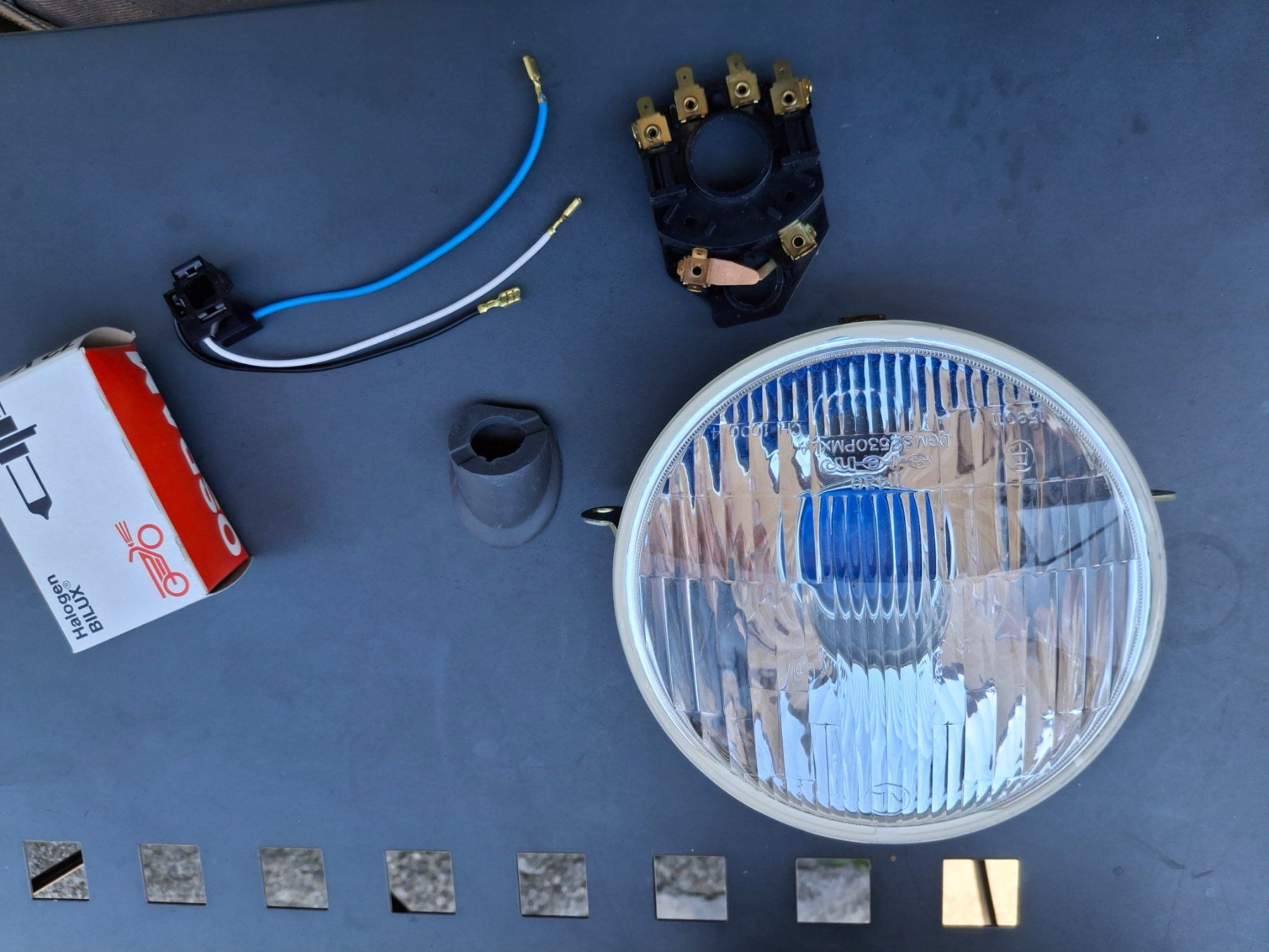 Piaggio Tutti pezzi di ricambio per scooter: PIAGGIO SIEM Scheinwerfer Klarglas - Halogen - PX125 200 – Nuovo e nell'imballaggio originale da Wängi venduto da Toeff85