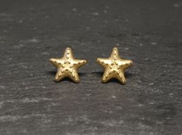 Handgefertigte Seestern-Ohrstecker in Gelbgold 750