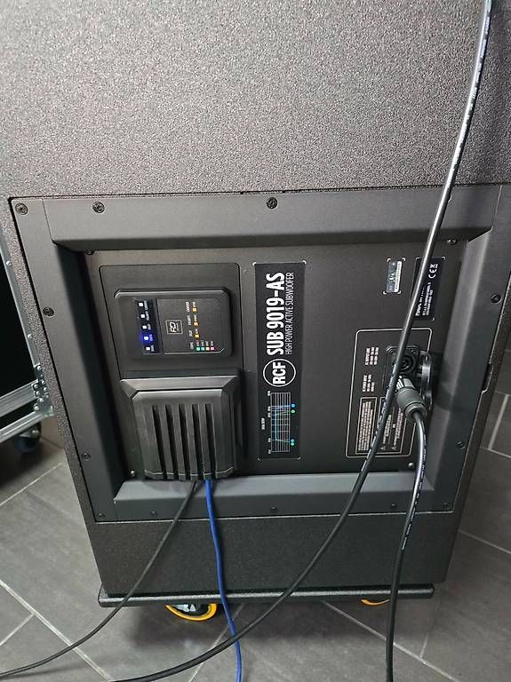 RCF Casse acustiche: RCF High-End Beschallungsanlage – Usato da Schlieren venduto da Basscenter 6