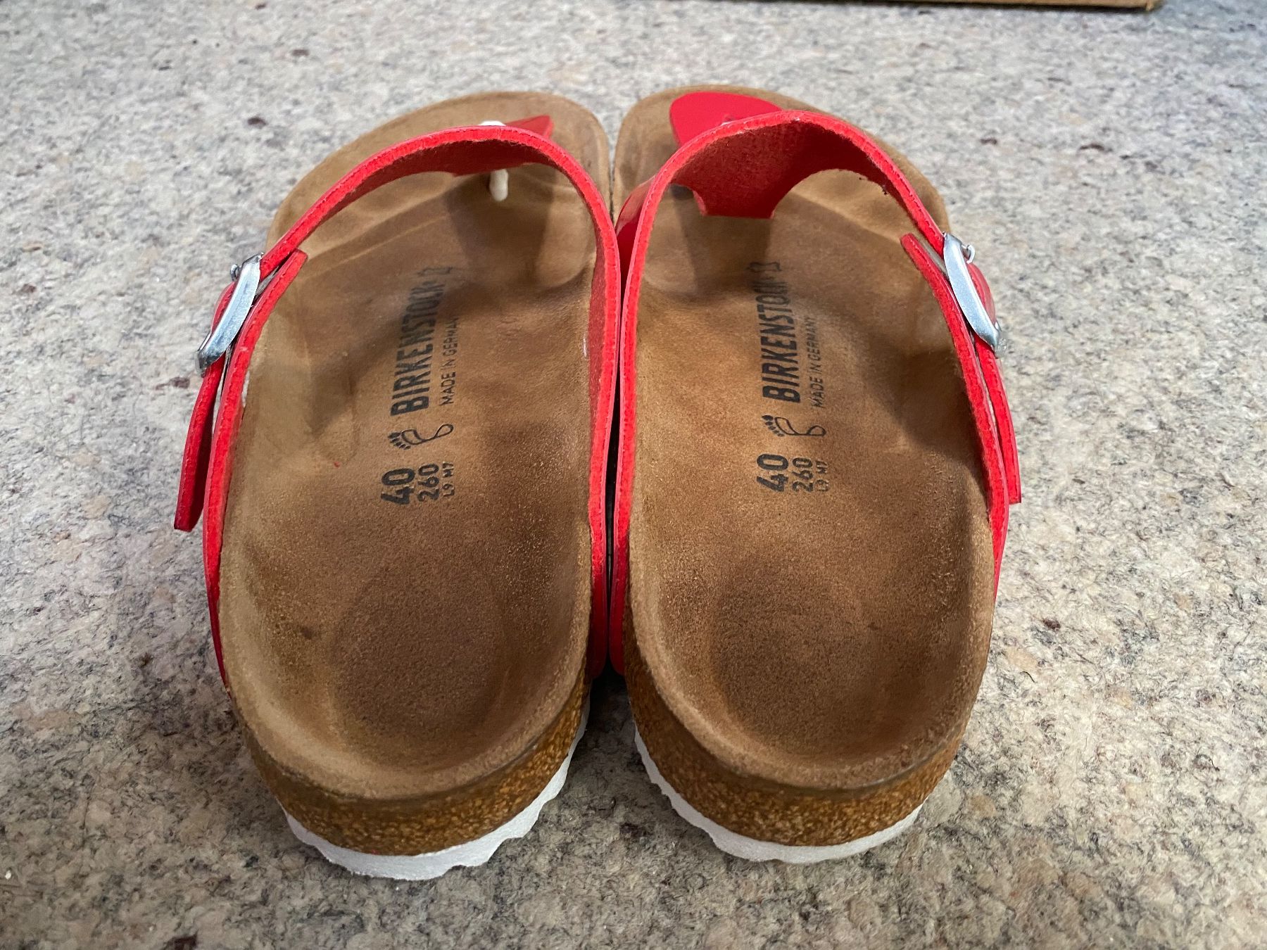Birkenstock Scarpe da donna: Birkenstock Gizeh rot Lack Gr. 40 – Usato da Wattwil venduto da edel88 4