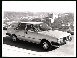 Fotografie Auto Audi 80, Limousine, Werk