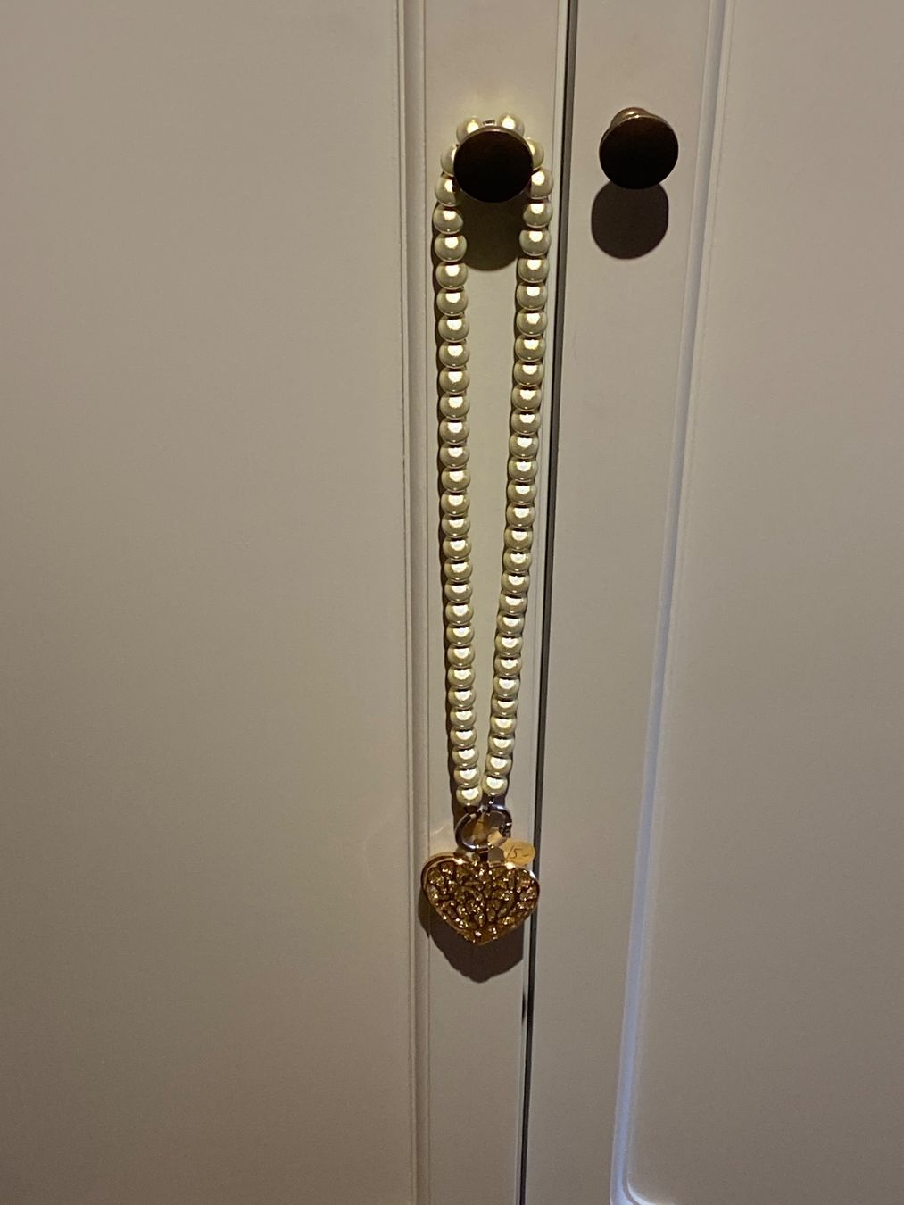 Catenine: PERLENKETTE ,HELLGELB MIT ANHÄNGER HERZEN – Nuovo e nell'imballaggio originale da Meienried venduto da ManuelaBoutique 2