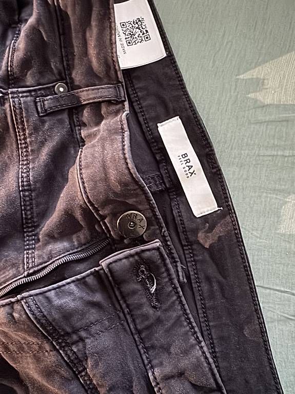 Brax Jeans: Jeans Brax Grösse 44 - schwarz – Usato da Muhen venduto da jol_ina00