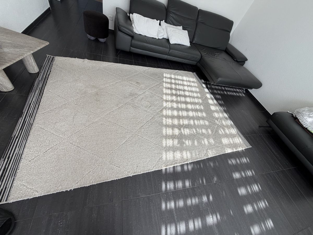Tappeti: Wohnzimmer Teppich hell mit Rautenmuster gebraucht – Usato da Siebnen venduto da Aurora.A 3