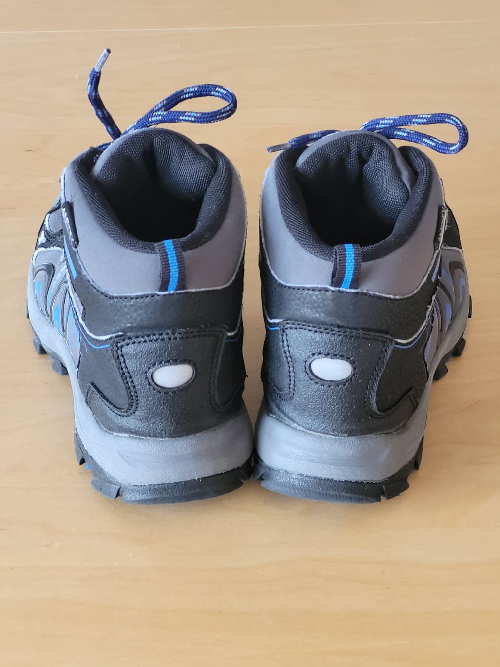 Scarpe per ragazzi: Kinder Wanderschuhe Hazard mit Amitex schwarz-blau Gr. 35 – Usato da Wiesendangen venduto da samoalk 3