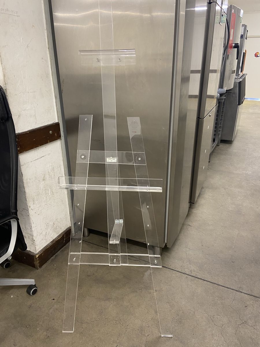 Cavalletti: Staffelei Acryl transparent  – Usato da Dietikon venduto da brocki-eyra 8