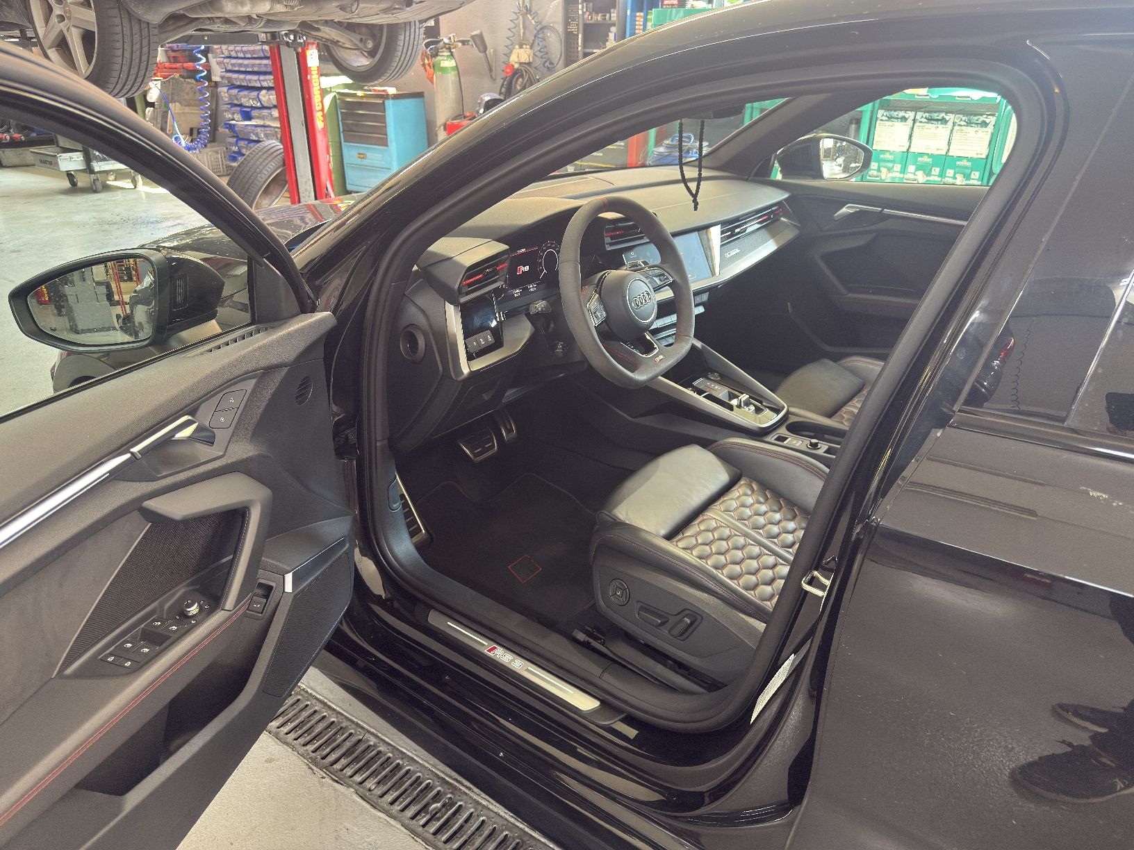 Audi Automobili: Audi RS3 8Y – Usato da Root venduto da Audi_21 3