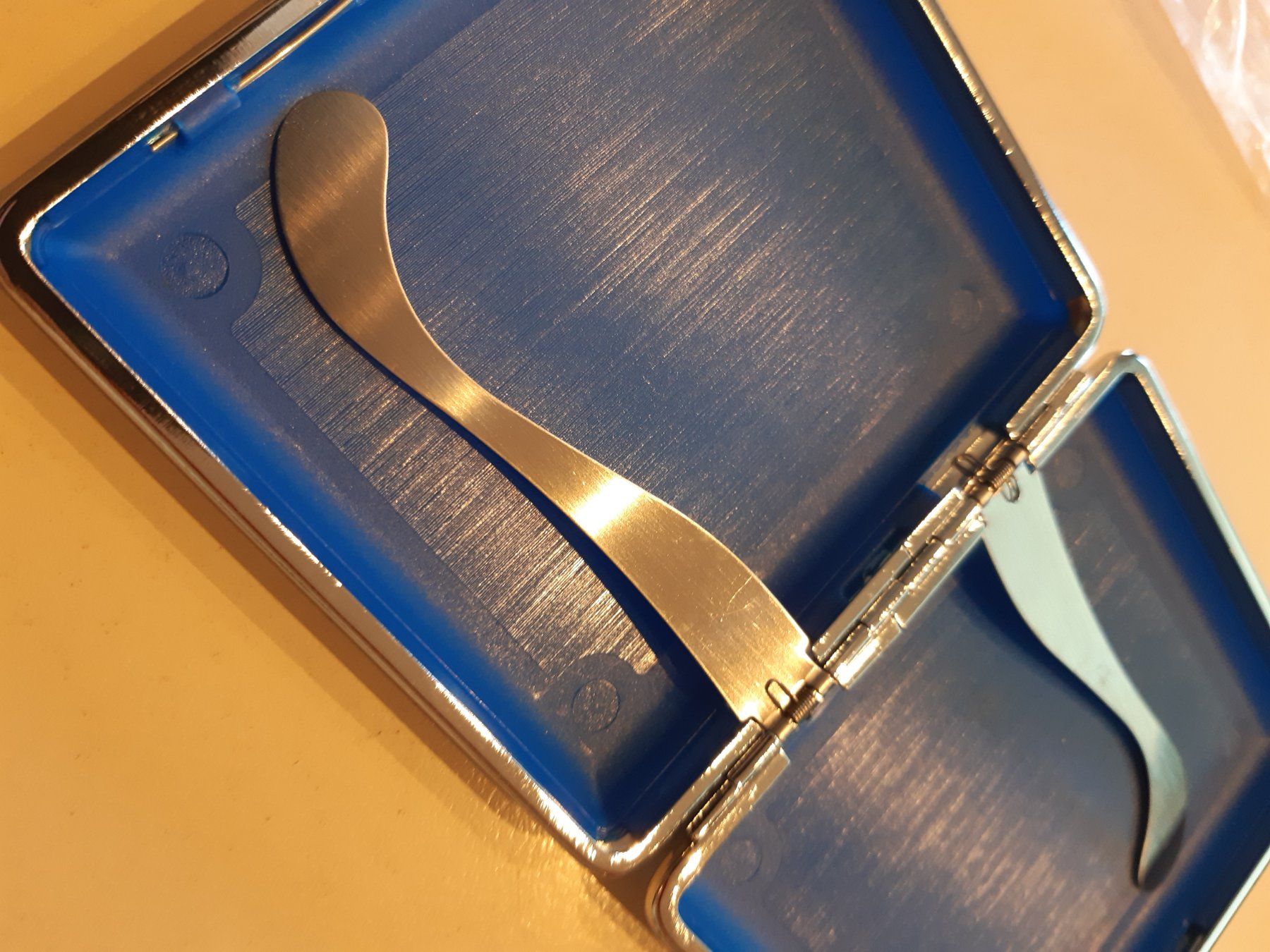Altri Prodotti per fumatori: Zigaretten etui witziges innenleben  dunkelblau – Nuovo e nell'imballaggio originale da Ibach venduto da chaemilochhobbygarte 2