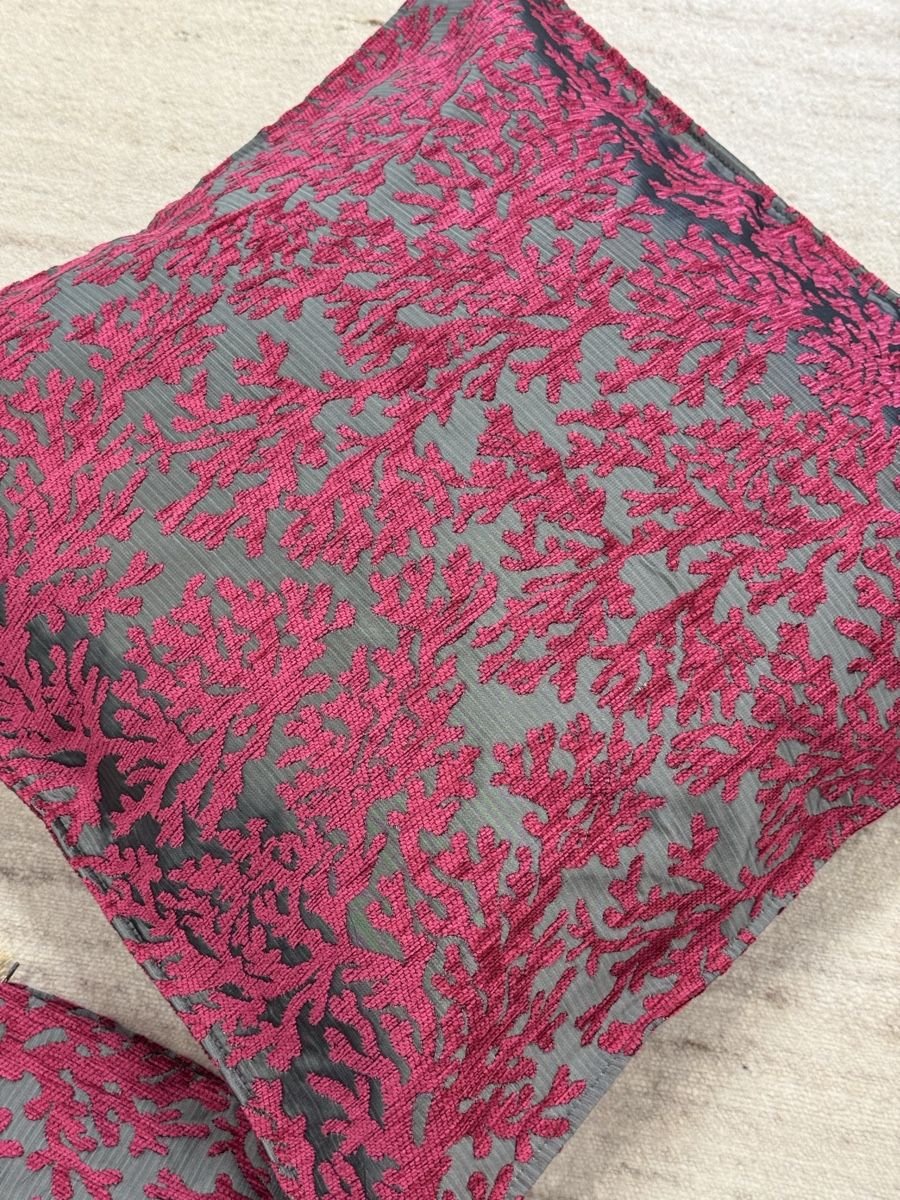 Kissen: Dekokissen Grau-Pink mit Quasten – Neu (gemäss Beschreibung) aus Liestal von galerie_nategh